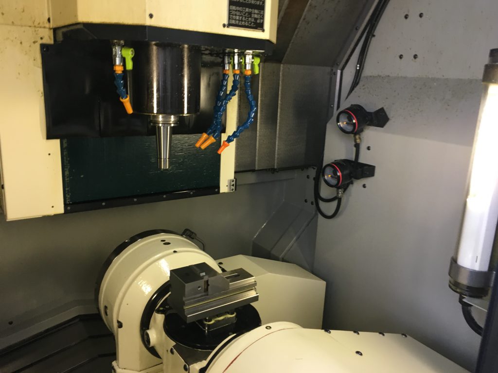 牧野フライス　マシニングセンタ